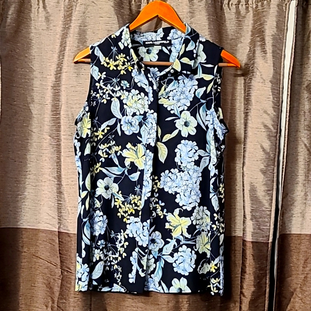 Medium Karl Lagerfeld black, floral blouse
